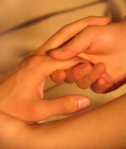 massaggio_della_mano